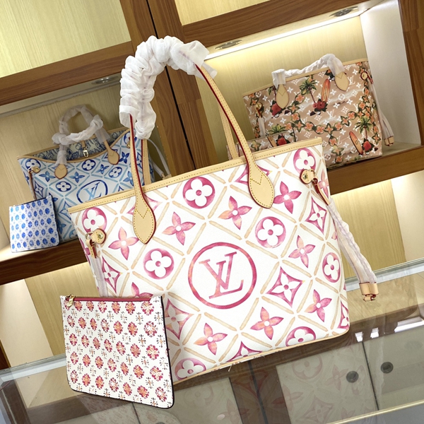 ルイヴィトンバッグ背面デザイン